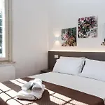 Aparthotel Leda 3*