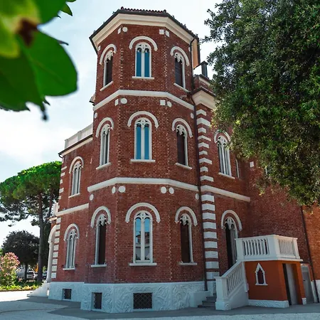Lejlighedshotel Leda 3*